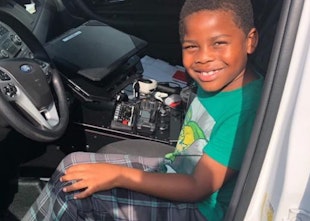 Boy Calls 911 For Heartbreaking Reason, And The Officer Responds In The Best Way Boy Calls 911 For Heartbreaking Reason, And The Officer Responds In The Best Way